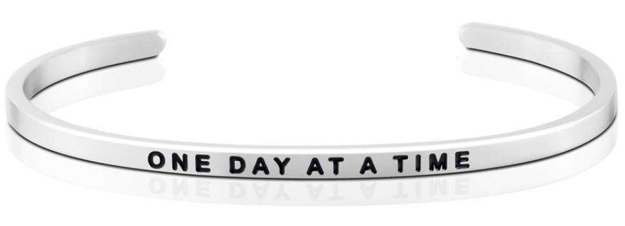 One_Day_At_A_Time_bracelet_-_silver